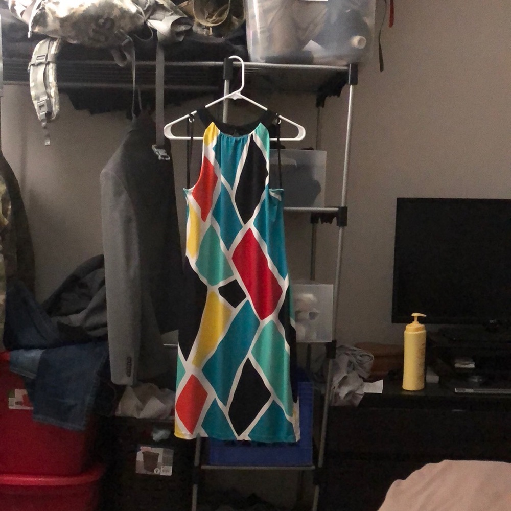 Sleeveless geometric pattern dress